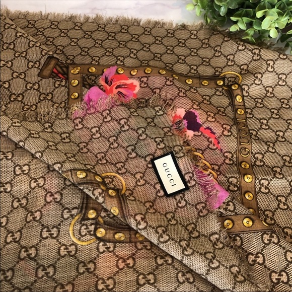 Gucci Authentic Brown Monogram Scarf Shawl - Picture 4 of 9